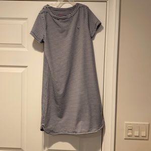 Vineyard vine short sleeve dress